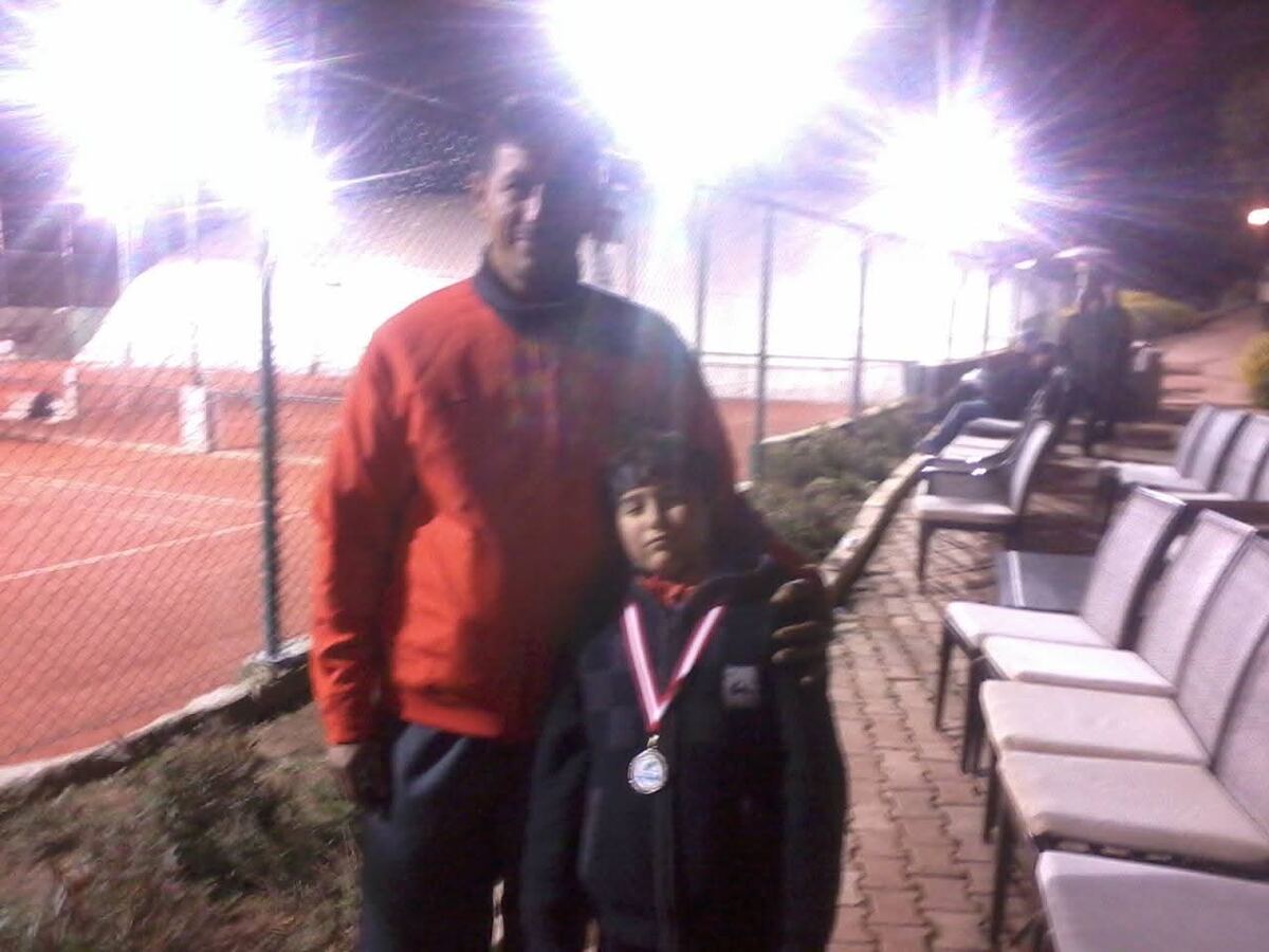 Yetişkin tenis grubu dersi - İzmir